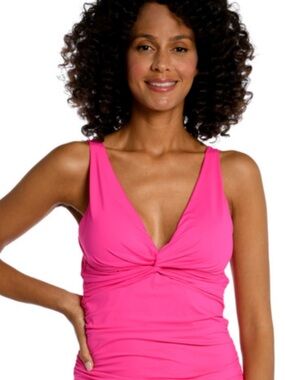 NWT Women’s Pink V-Neck Twist-Front Swim Top